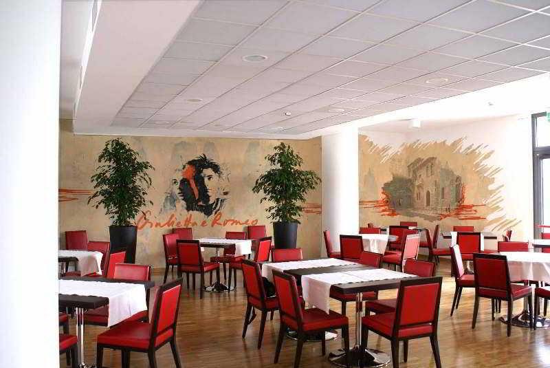 エアポートホテル ベロナ コングレス&リラックス ドッソブオノ レストラン 写真